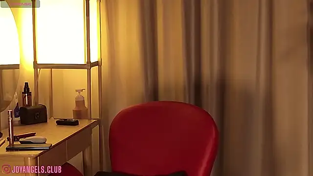 SophieCharm online show from 04/15/26, 03:57