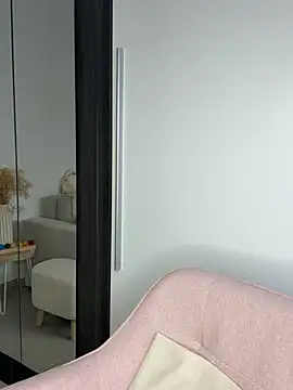 victoirenextdoor online show from 02/28/25, 05:15