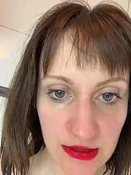 victoirenextdoor online show from 03/04/25, 08:27