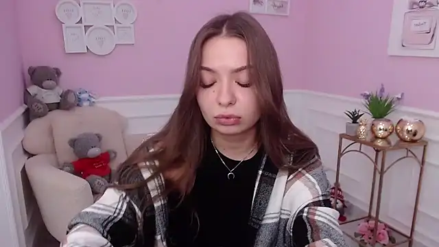 LucySkilar online show from 09/14/25, 05:17