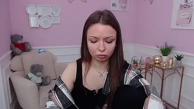 LucySkilar online show from 01/15/26, 06:07