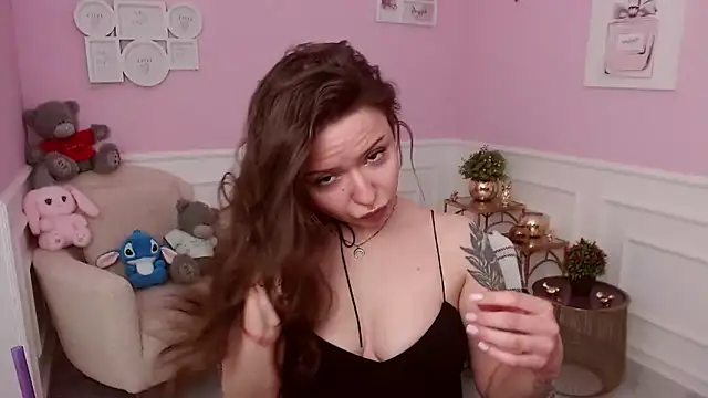 LucySkilar online show from 03/27/26, 08:26