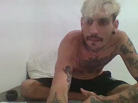 Snapshot of PitbullDiablo1 chatting on 10/18/25, 05:54 PitbullDiablo1 online show from 10/18/25, 05:54