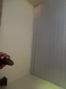 mfloressd14 online show from 04/22/26, 01:34