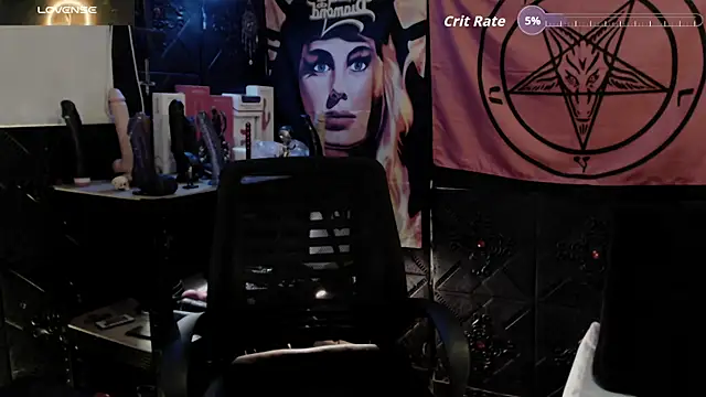 Snapshot of Evil_Queen_666 chatting on 06/26/26, 07:02 Evil Queen 666 online show from 06/26/26, 07:02