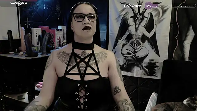 Snapshot of Evil_Queen_666 chatting on 08/01/26, 05:50 Evil Queen 666 online show from 08/01/26, 05:50