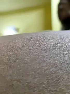 Brown Munda047 online show from 10/04/25, 06:06