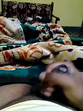 Brown Munda047 online show from 12/17/25, 01:22