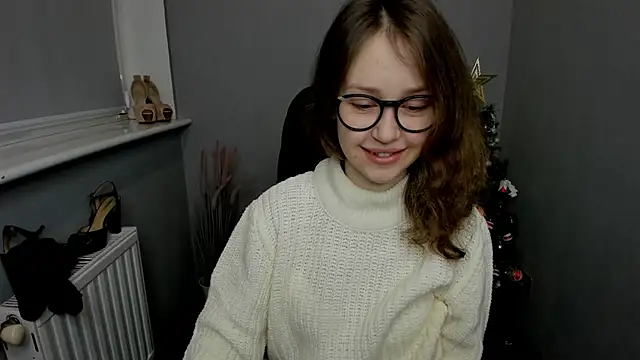 Snapshot of AfinaCutie chatting on 01/03/25, 07:27 AfinaCutie online show from 01/03/25, 07:27