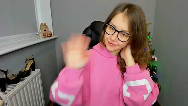 Snapshot of AfinaCutie chatting on 01/04/25, 07:34 AfinaCutie online show from 01/04/25, 07:34