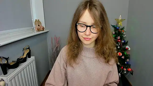 Snapshot of AfinaCutie chatting on 01/05/25, 07:38 AfinaCutie online show from 01/05/25, 07:38