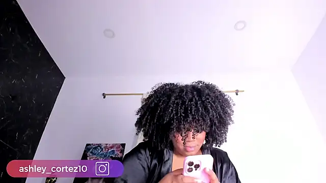 Snapshot of ashley_crotez chatting on 02/15/25, 11:58 ashley crotez online show from 02/15/25, 11:58