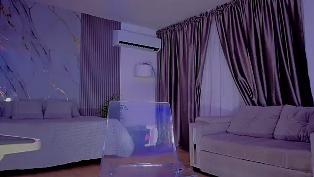 HannaByron online show from 11/21/25, 02:21