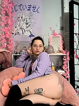 Snapshot of mamiedonuts chatting on 03/04/25, 10:05 mamiedonuts online show from 03/04/25, 10:05