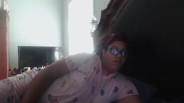 ebonyred online show from 11/23/25, 02:17