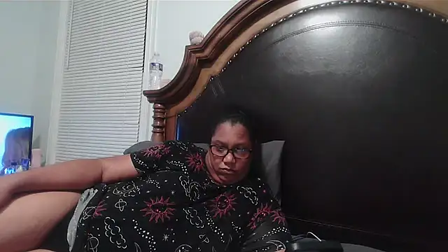 ebonyred online show from 11/27/25, 02:57