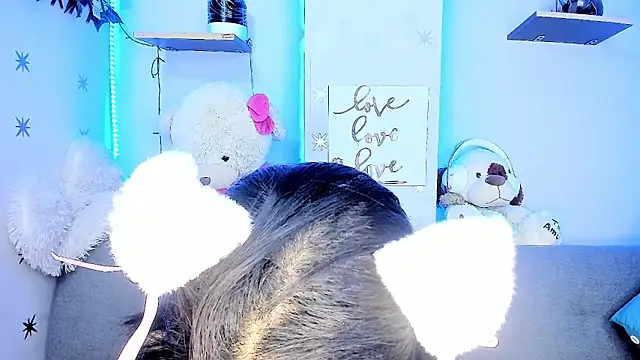 Snapshot of MeganLord chatting on 12/20/25, 06:26 MeganLord online show from 12/20/25, 06:26