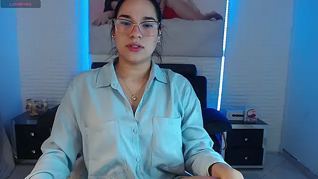 Lolitta xxx online show from 12/21/25, 06:53