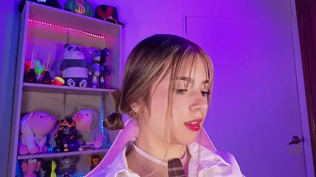 EmilyMiller  online show from 02/17/26, 04:13