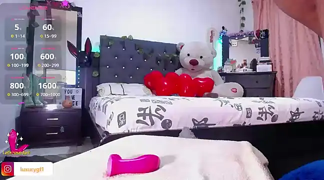 Pocahontaslovex online show from 02/20/25, 09:11