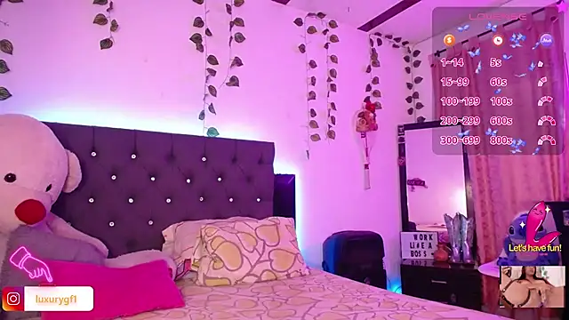 Pocahontaslovex online show from 10/21/25, 12:50