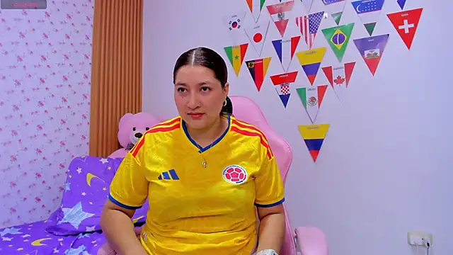 Snapshot of Soyqueen chatting on 06/18/26, 04:13 Soyqueen online show from 06/18/26, 04:13