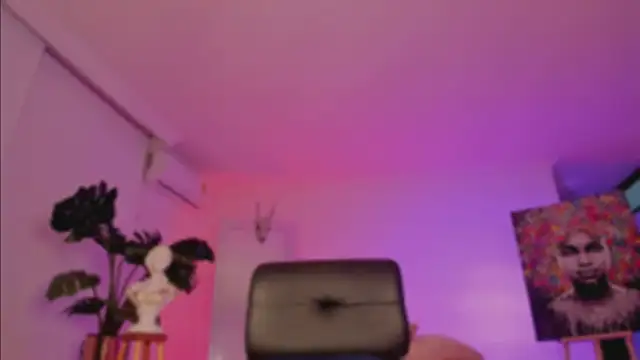 Snapshot of Taylor__foxxx chatting on 01/04/25, 04:12 Taylor foxxx online show from 01/04/25, 04:12