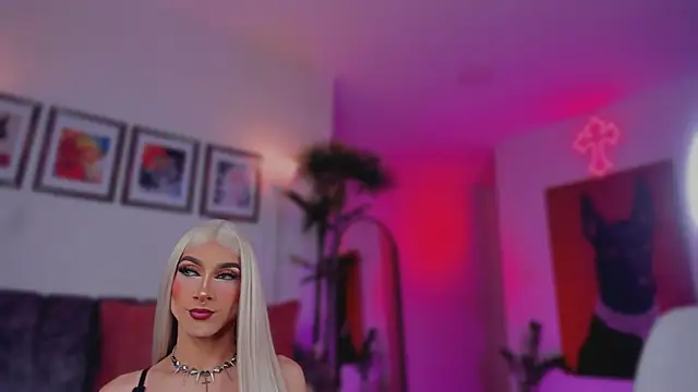 Taylor  foxxx online show from 11/20/25, 05:18