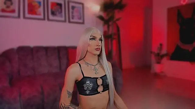 Snapshot of Taylor__foxxx chatting on 04/25/26, 06:05 Taylor foxxx online show from 04/25/26, 06:05