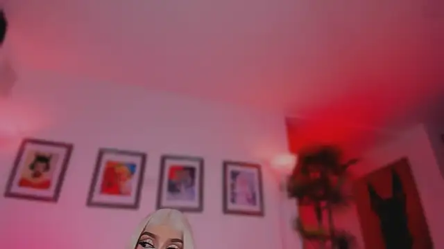 Snapshot of Taylor__foxxx chatting on 05/15/26, 07:26 Taylor foxxx online show from 05/15/26, 07:26