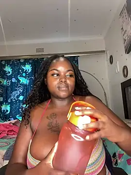 Snapshot of Honeycoco0211 chatting on 02/01/25, 09:54 Honeycoco0211 online show from 02/01/25, 09:54