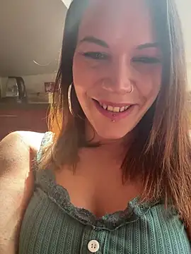 Snapshot of Lady_Knaller chatting on 03/08/25, 11:37 Lady Knaller online show from 03/08/25, 11:37