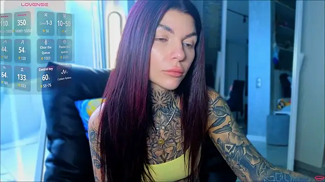 Snapshot of tattooedBabyy chatting on 05/04/26, 10:22 tattooedBabyy online show from 05/04/26, 10:22