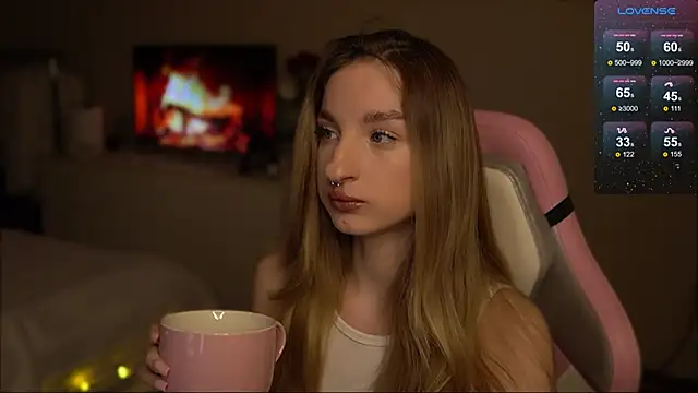 Snapshot of Lexy_kiky chatting on 03/09/25, 10:08 Lexy kiky online show from 03/09/25, 10:08