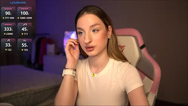 Snapshot of Lexy_kiky chatting on 10/14/25, 10:43 Lexy kiky online show from 10/14/25, 10:43
