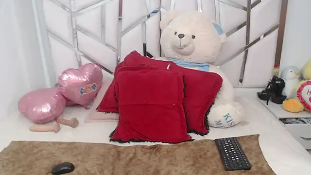 celestesouzalatin online show from 09/28/25, 03:01