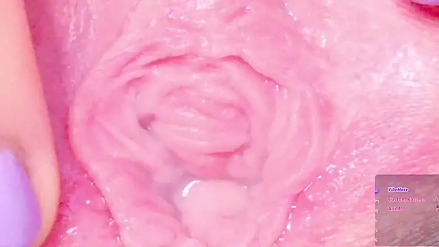 Snapshot of Alu_ryu chatting on 10/10/25, 12:53 Alu ryu online show from 10/10/25, 12:53