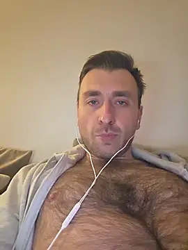 Snapshot of TIGERRR86 chatting on 05/14/26, 11:00 TIGERRR86 online show from 05/14/26, 11:00