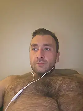 Snapshot of TIGERRR86 chatting on 05/17/26, 10:17 TIGERRR86 online show from 05/17/26, 10:17