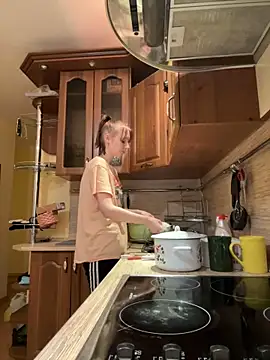 Crayzy Luv online show from 02/10/25, 01:22