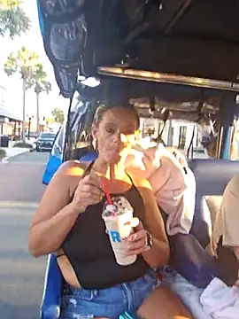 Snapshot of Dixiefaye_Pika chatting on 11/20/25, 09:36 Dixiefaye Pika online show from 11/20/25, 09:36