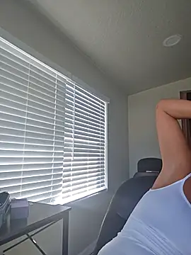 Snapshot of Dixiefaye_Pika chatting on 11/21/25, 04:16 Dixiefaye Pika online show from 11/21/25, 04:16