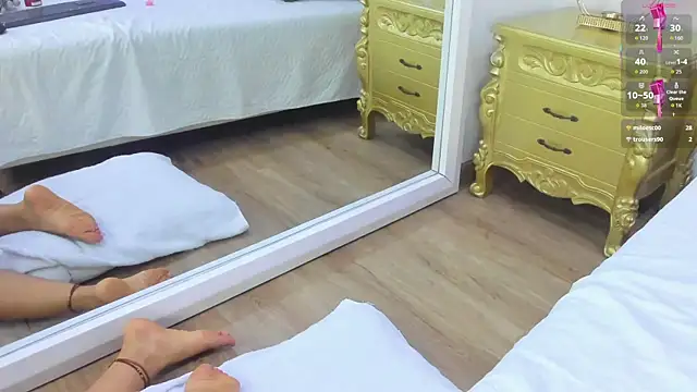 Valerith Vega  online show from 10/18/25, 12:39