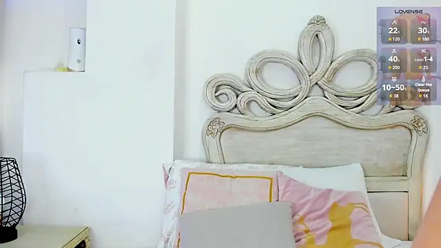 Valerith Vega  online show from 11/29/25, 12:08