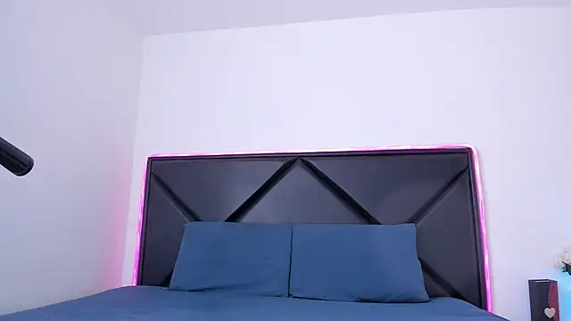 ScarlettAndClark online show from 11/26/25, 02:51