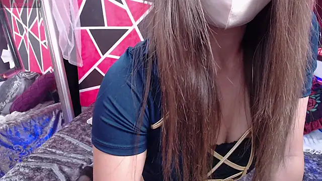 Snapshot of Lion_______ chatting on 12/14/24, 02:31 Lion        online show from 12/14/24, 02:31