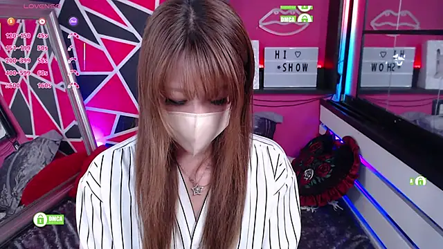 Snapshot of Lion_______ chatting on 02/17/25, 02:09 Lion        online show from 02/17/25, 02:09