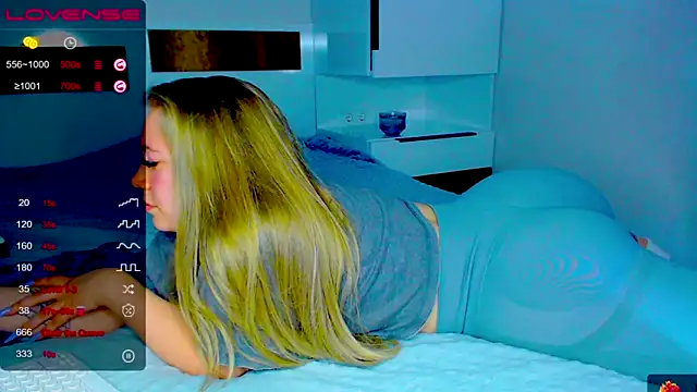 kitti kaattt online show from 11/29/25, 10:18