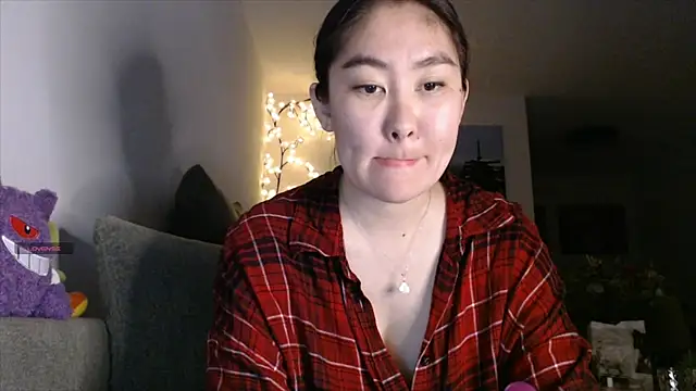 Snapshot of Kunimitsuu_ chatting on 09/23/25, 10:35 Kunimitsuu online show from 09/23/25, 10:35