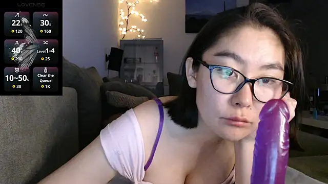 Snapshot of Kunimitsuu_ chatting on 10/18/25, 10:54 Kunimitsuu online show from 10/18/25, 10:54